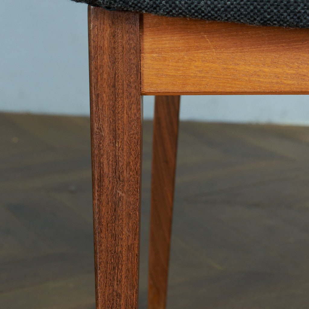 スラットバックチェア 座面張替え済み (LUUM)