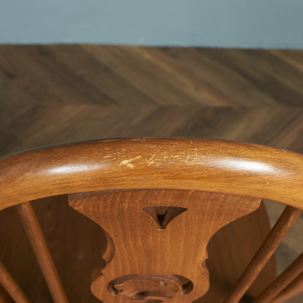 スワンバックチェア / ラウンドゴールドラベル