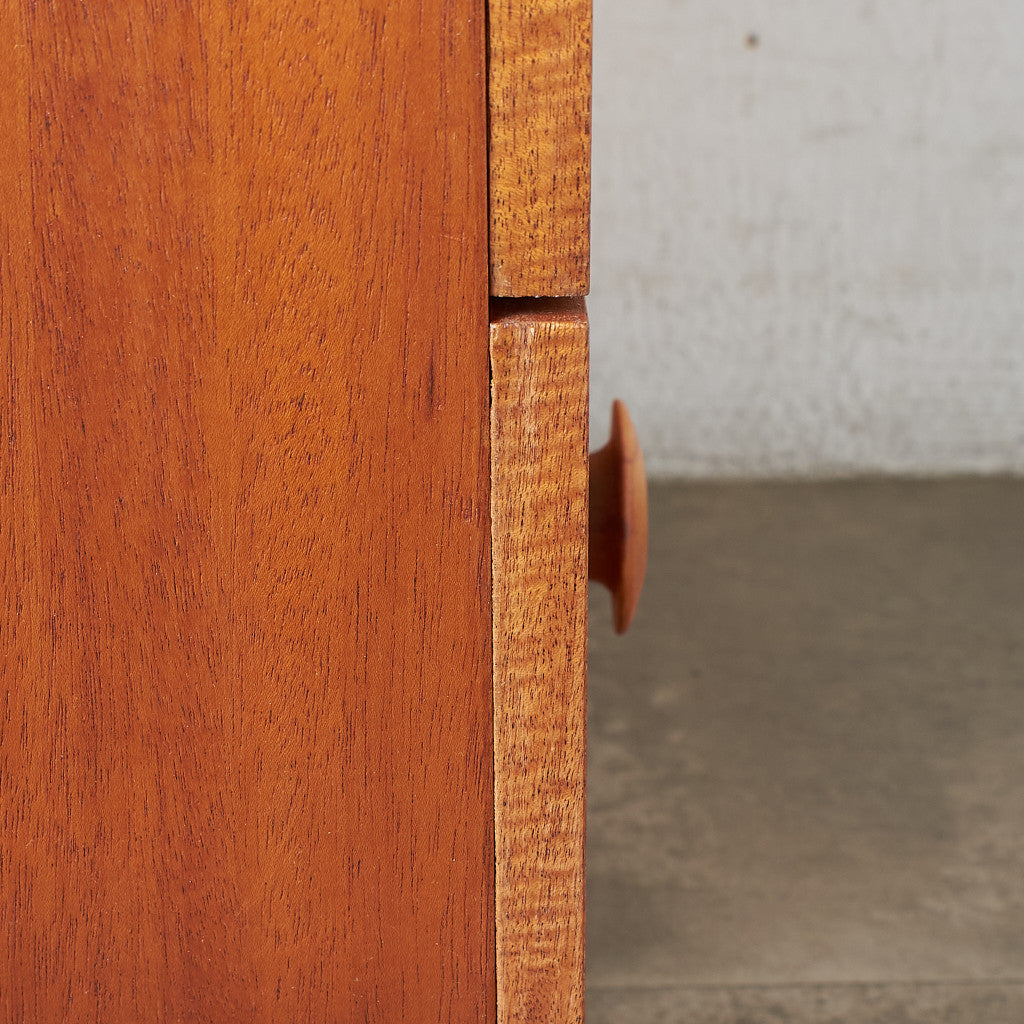 英国ヴィンテージ 4段チェスト