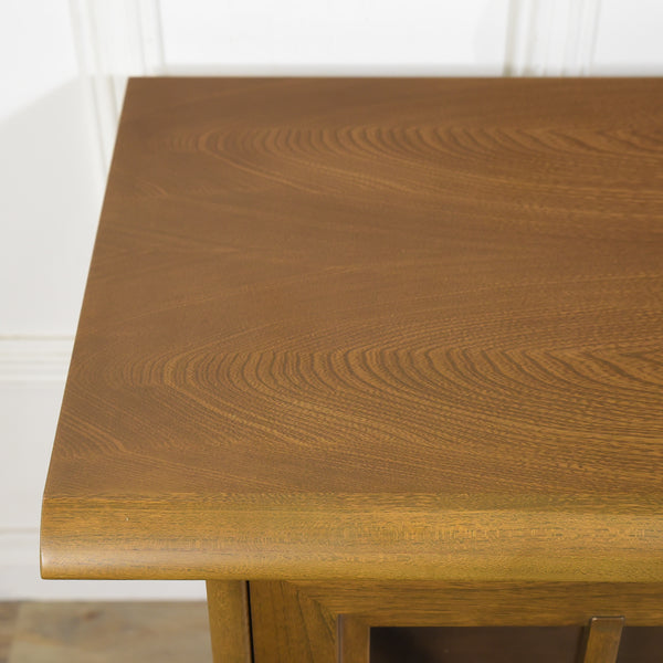 カリモク サイドボード