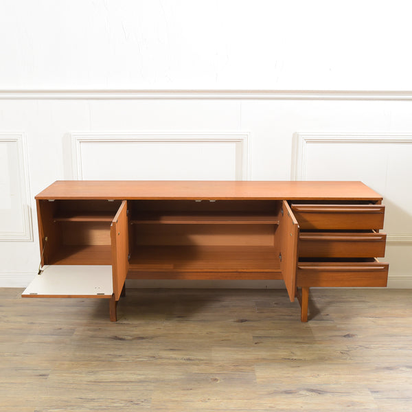 北欧スタイル 英国ヴィンテージサイドボード