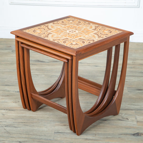 Astro セラミックタイルトップ ネストテーブル (3552D)