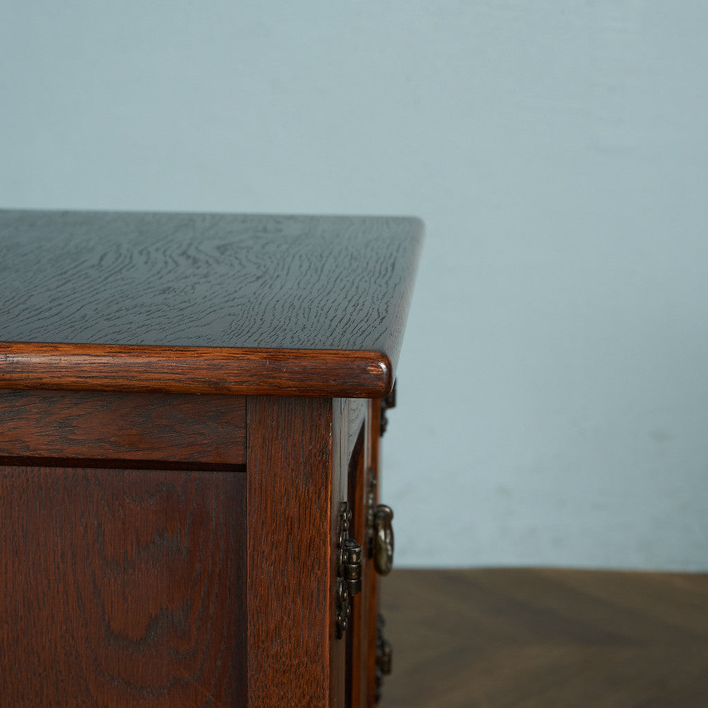 英国製 オーク材 サイドキャビネット