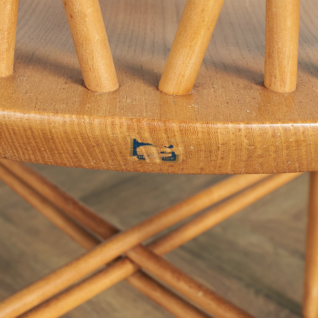 X型貫 ヴァイオリンシェイプ座面 ラティスドチェア