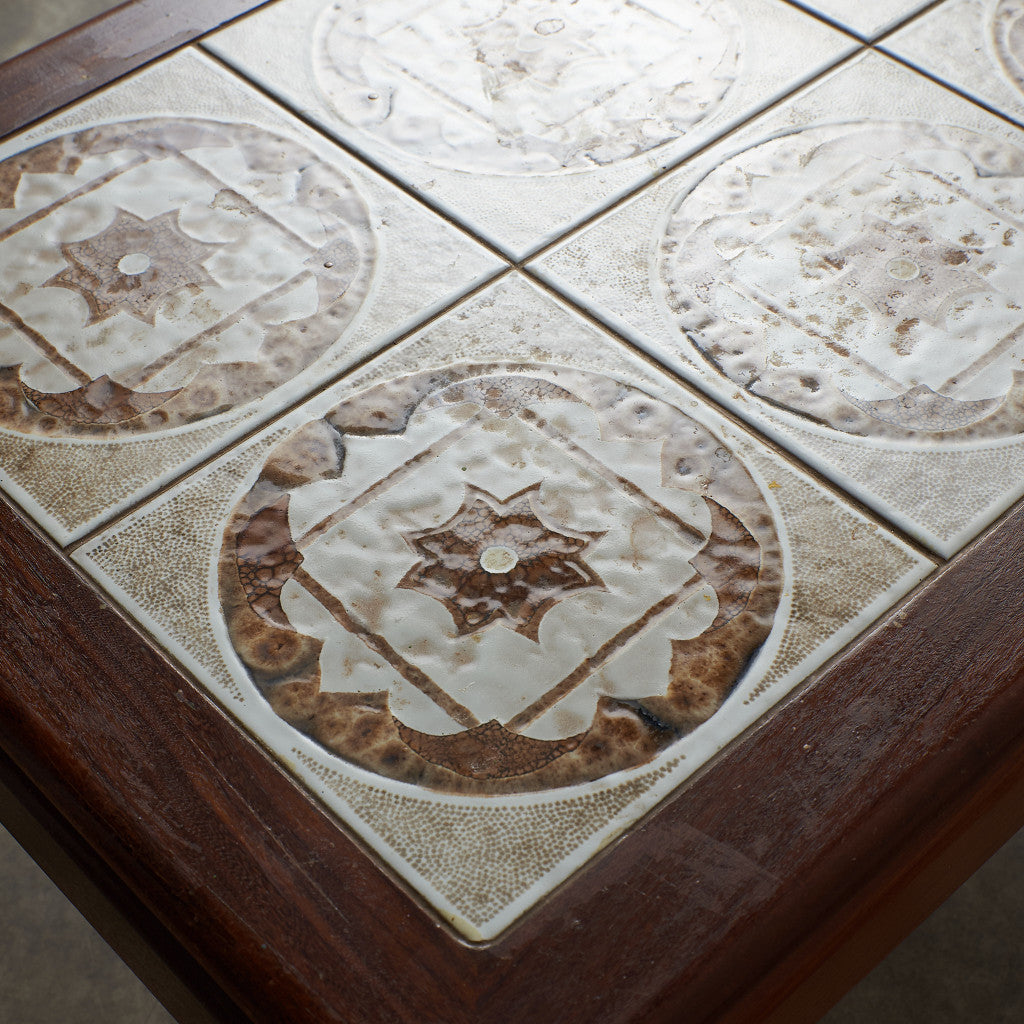 タイルトップ コーヒーテーブル