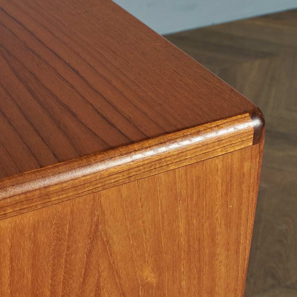 Fresco 脚付きサイドボード (4072)