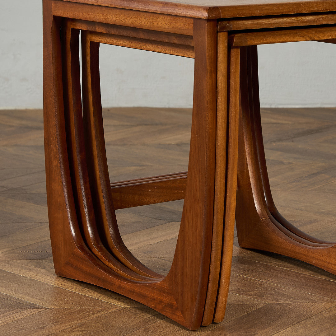 SUNELM ヴィンテージ ネストテーブル