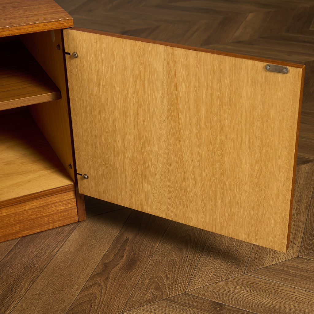 英国 ヴィンテージ キャビネット