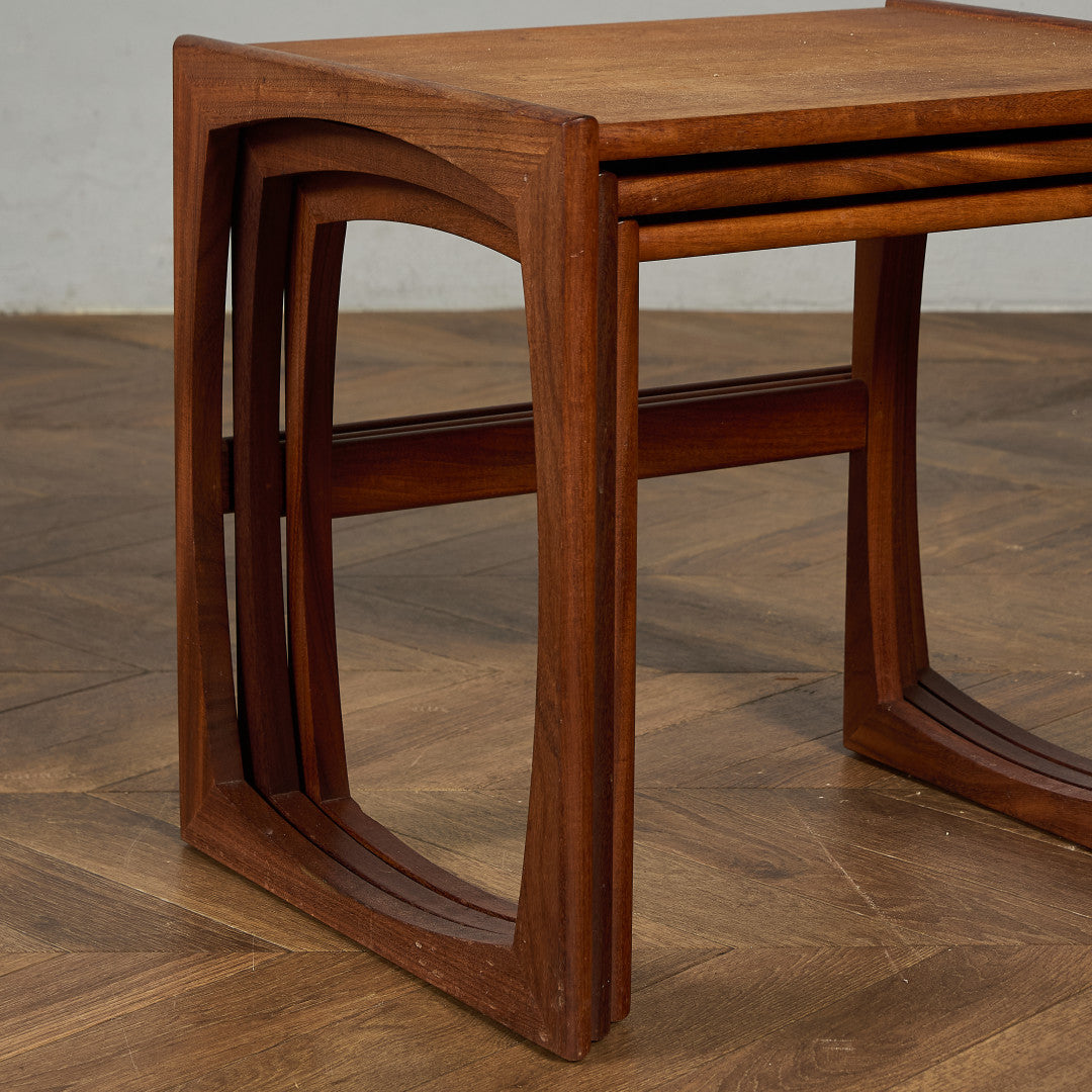 Quadrille ヴィンテージ ネストテーブル