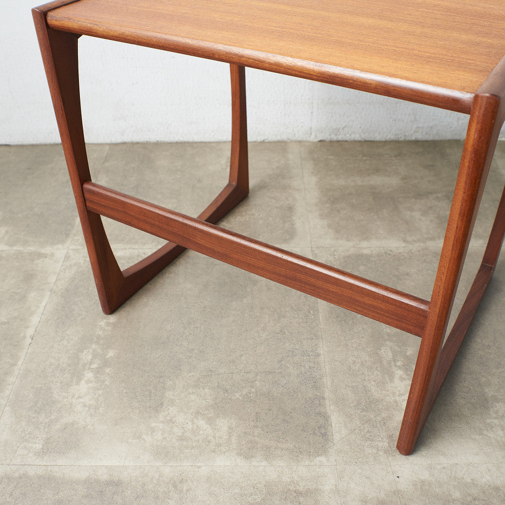 Quadrille ヴィンテージ ネストテーブル