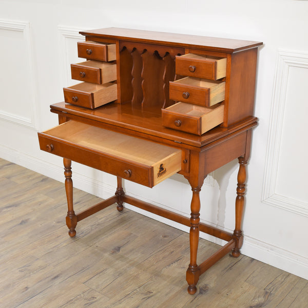 横浜ダニエル ライティングビューロー