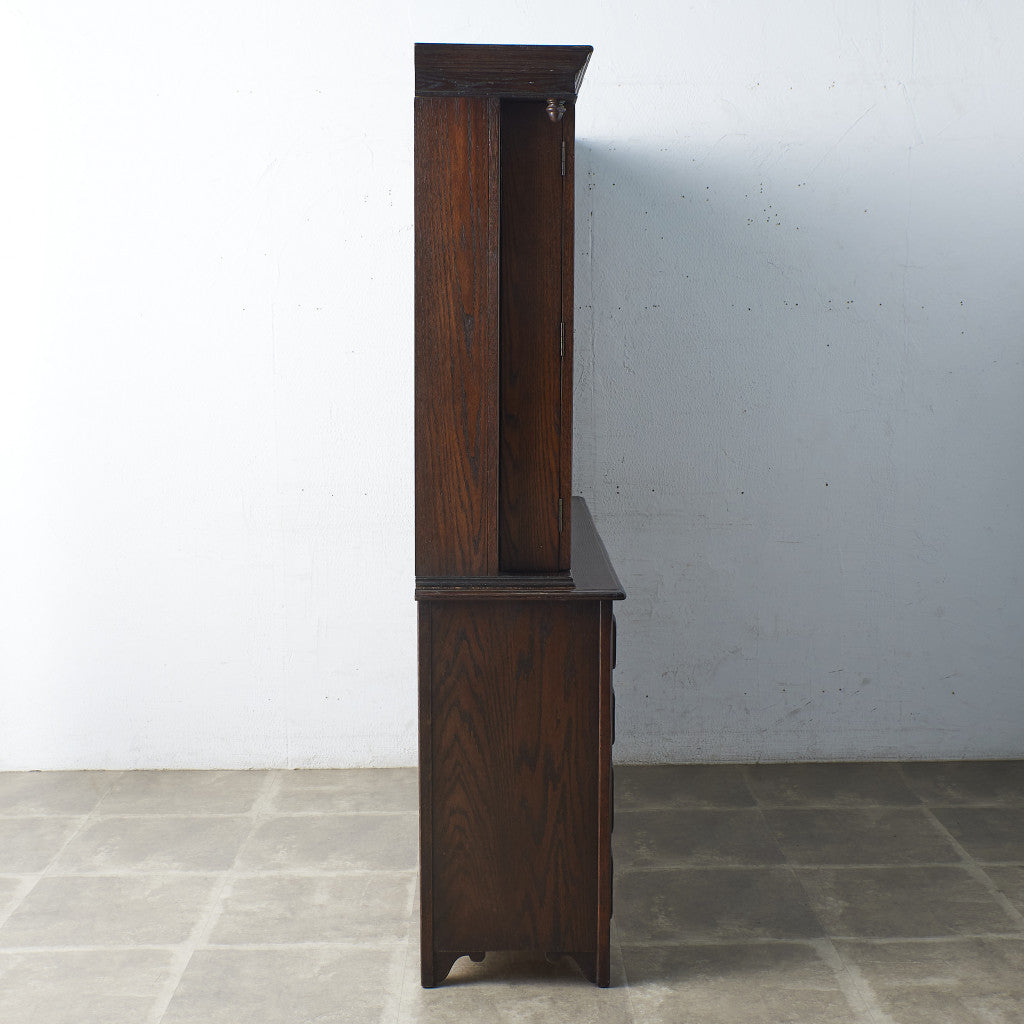 ガラスキャビネット