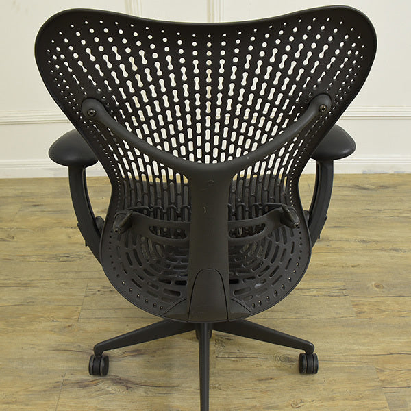 Herman Miller ミラチェア