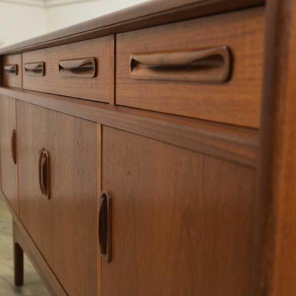 Fresco 脚付きサイドボード(4072)