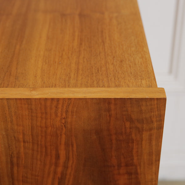 英国ヴィンテージ ウォールナット サイドチェスト