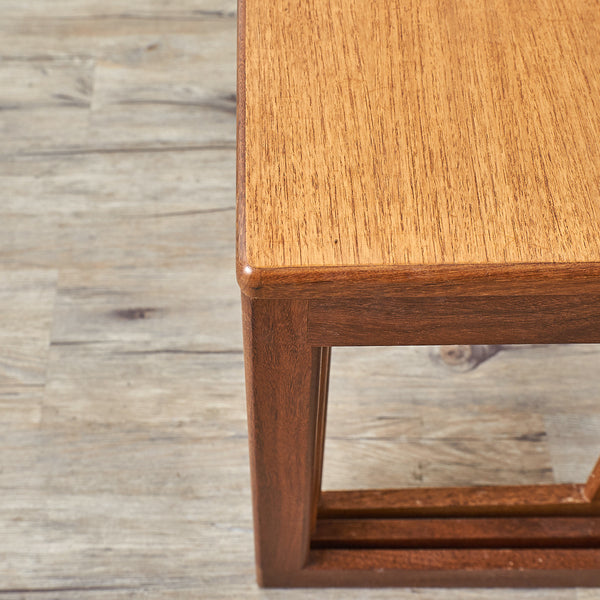 英国ヴィンテージ ネストテーブル