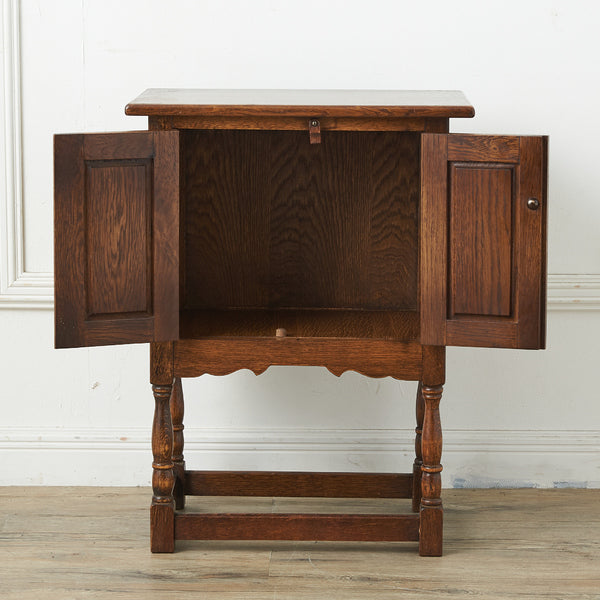 英国アンティークスタイル サイドキャビネット