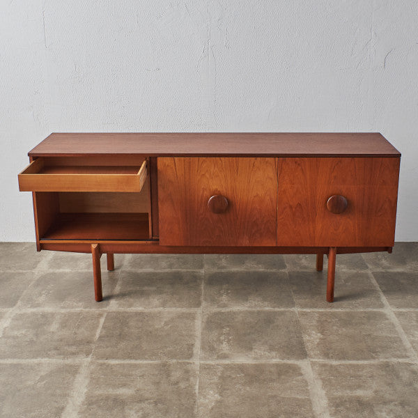 英国ミッドセンチュリー チーク材 ヴィンテージ サイドボード