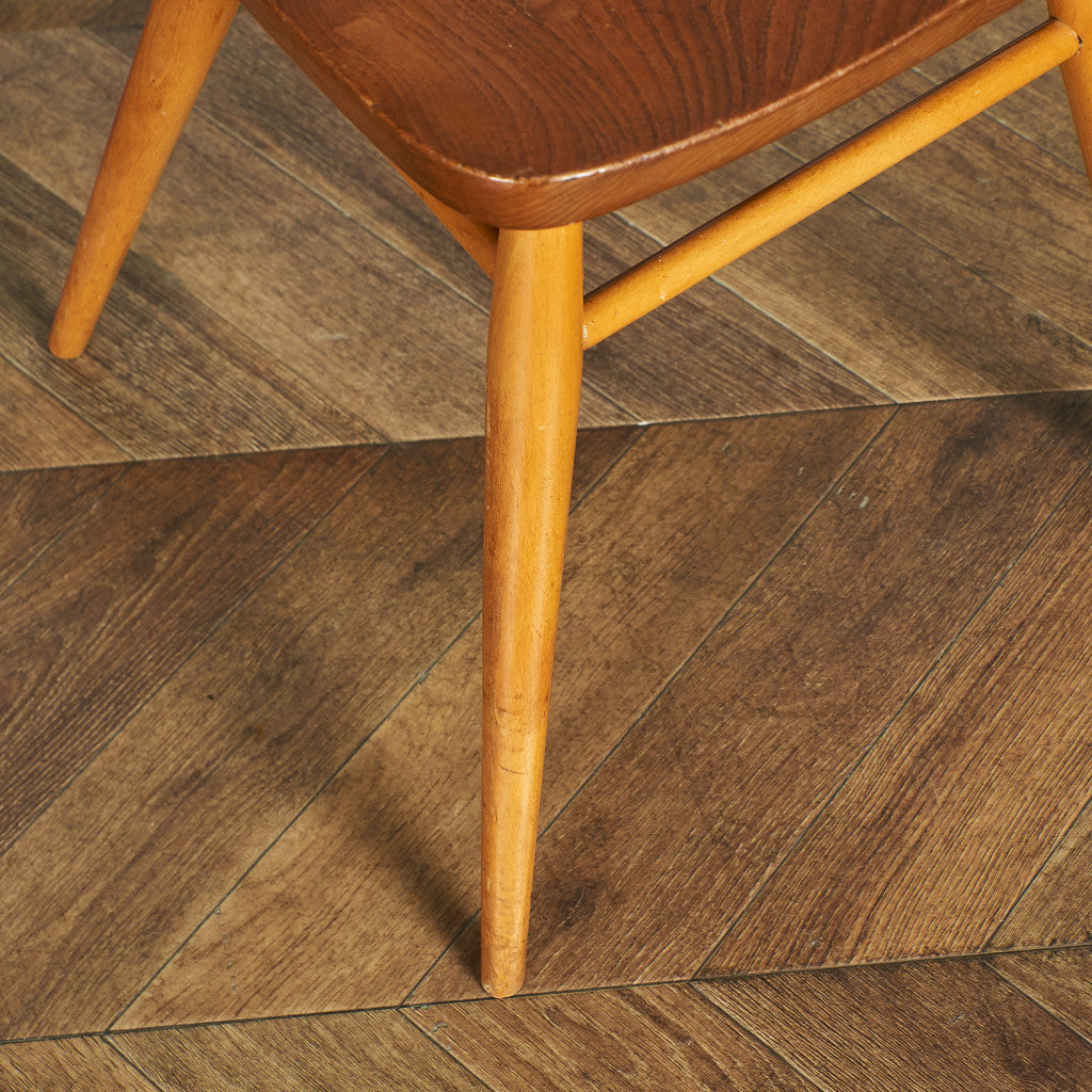 スティックバックチェア