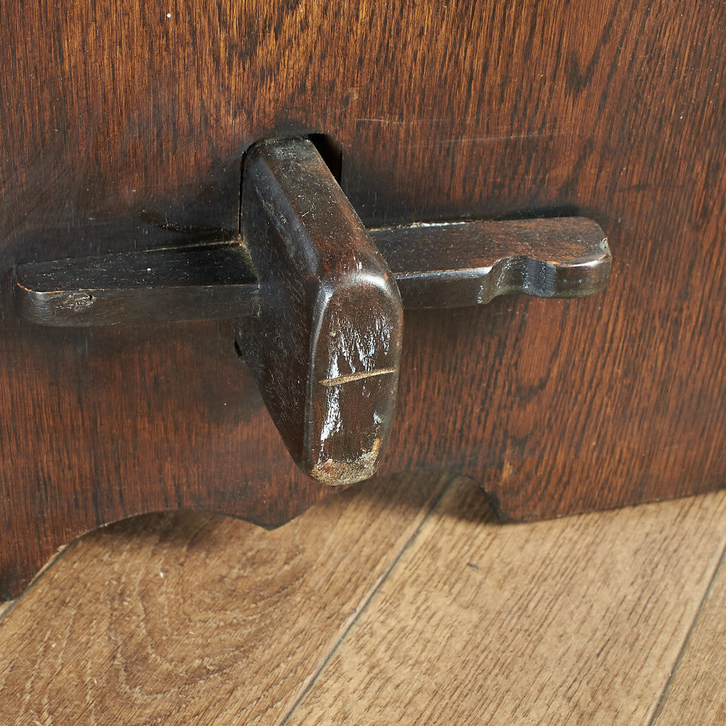 英国アンティーク サイドボード