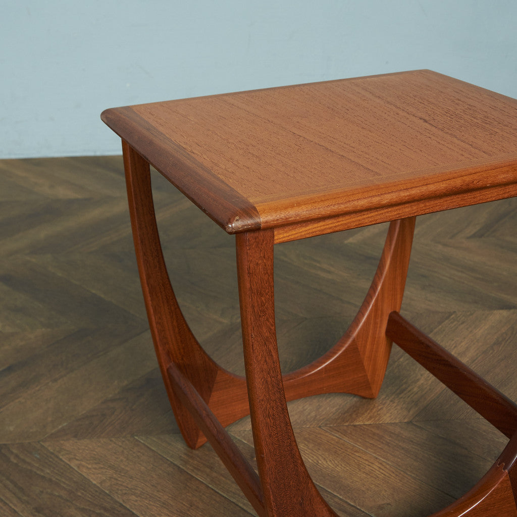 Astro ヴィンテージ タイルトップ ネストテーブル (3552D)