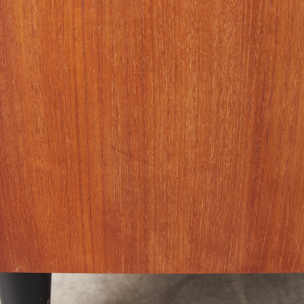 Fresco サイドキャビネット / カスタムウッドレッグ