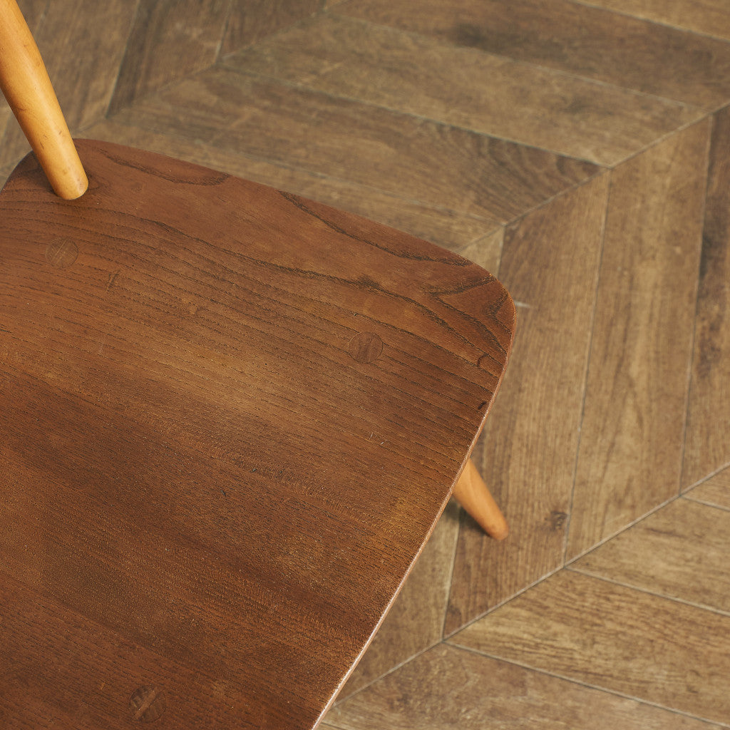 スティックバックチェア