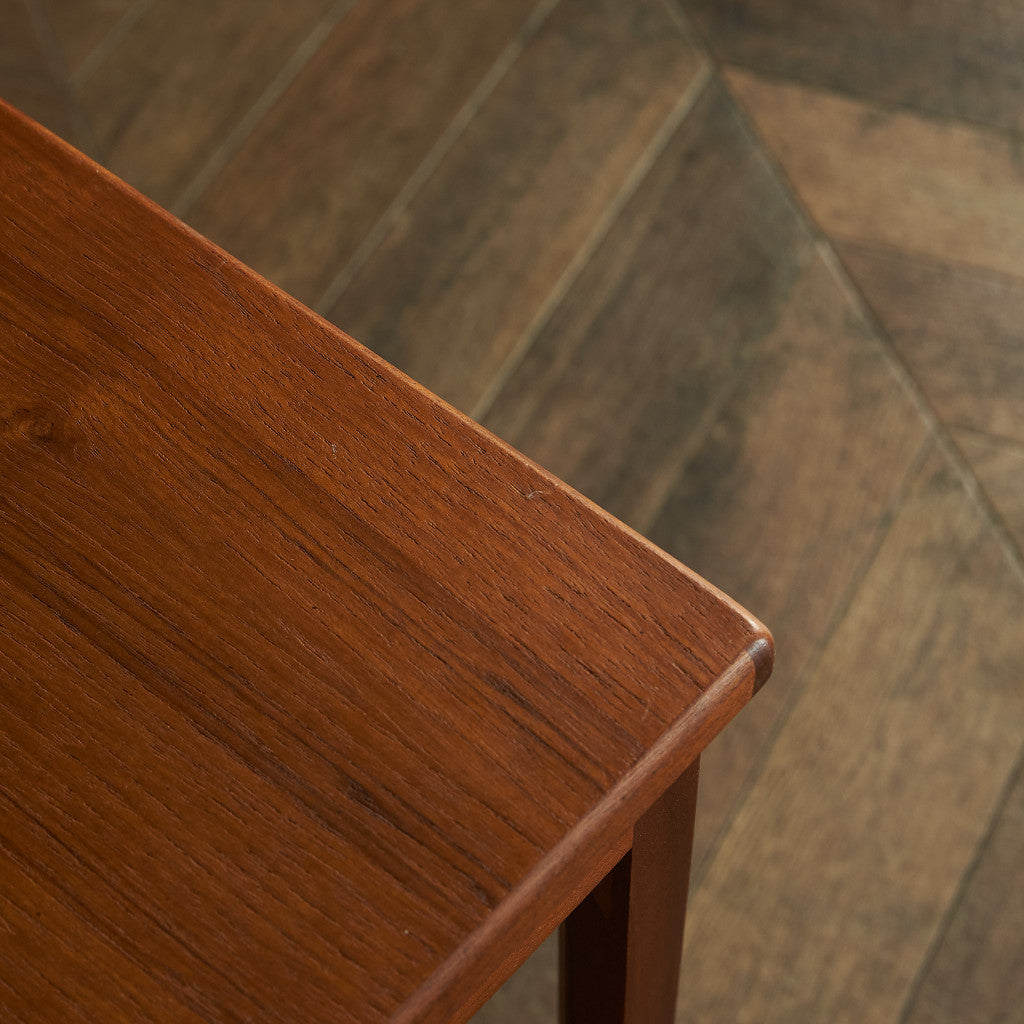 AHMcINTOSH Vintage Nesting Table #81712