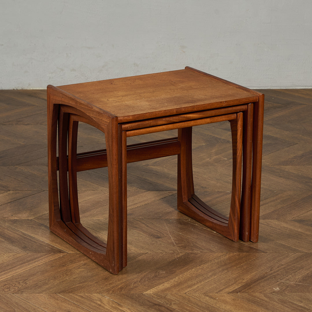 Quadrille ヴィンテージ ネストテーブル