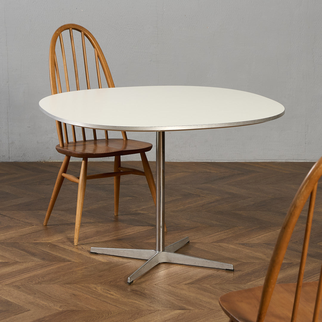 フリッツ・ハンセン Fritz Hansen A603 Super-circular Table スーパー