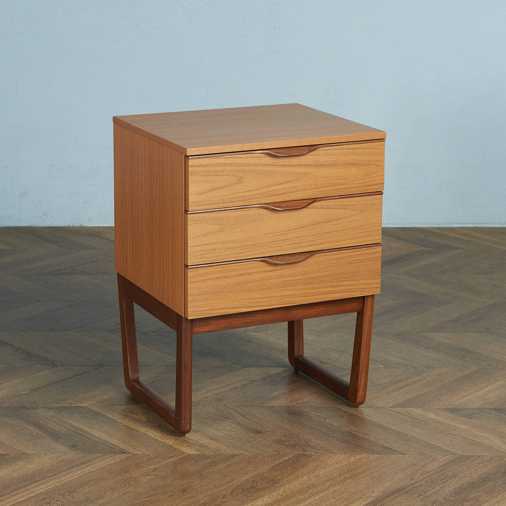 サイドチェスト　ヴィンテージ Europa furniture エウロパ・ファニチャー ヴィンテージ 3段 サイド