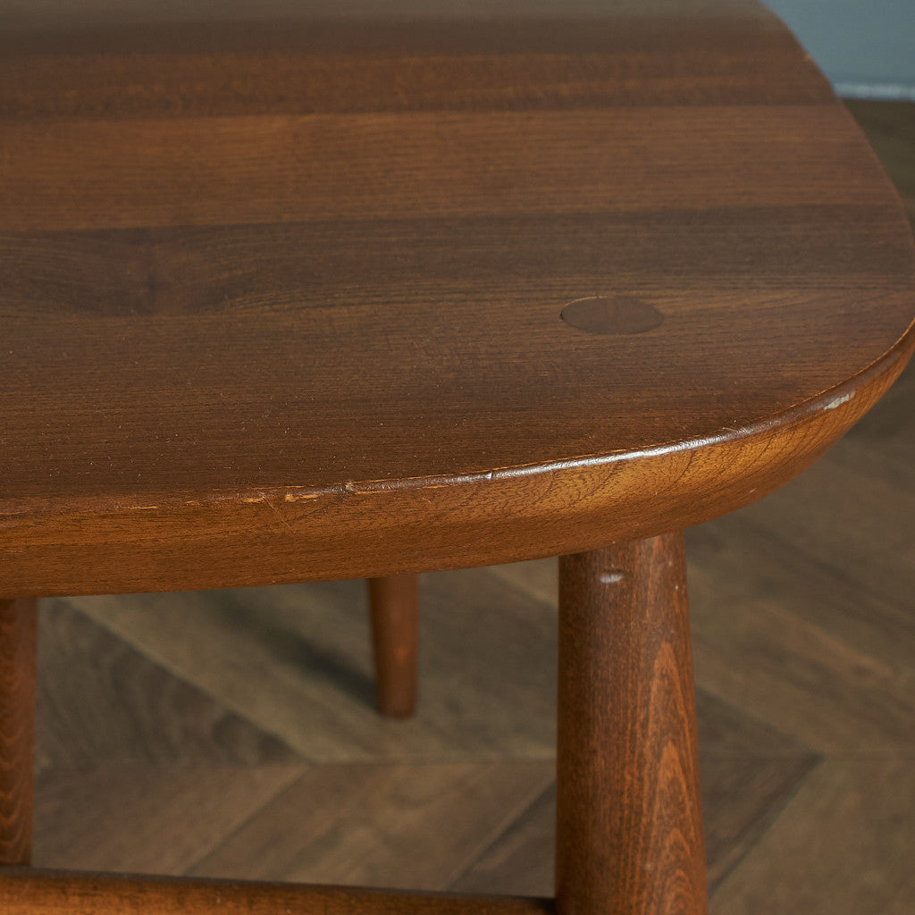 スワンバックチェア / ラウンドゴールドラベル