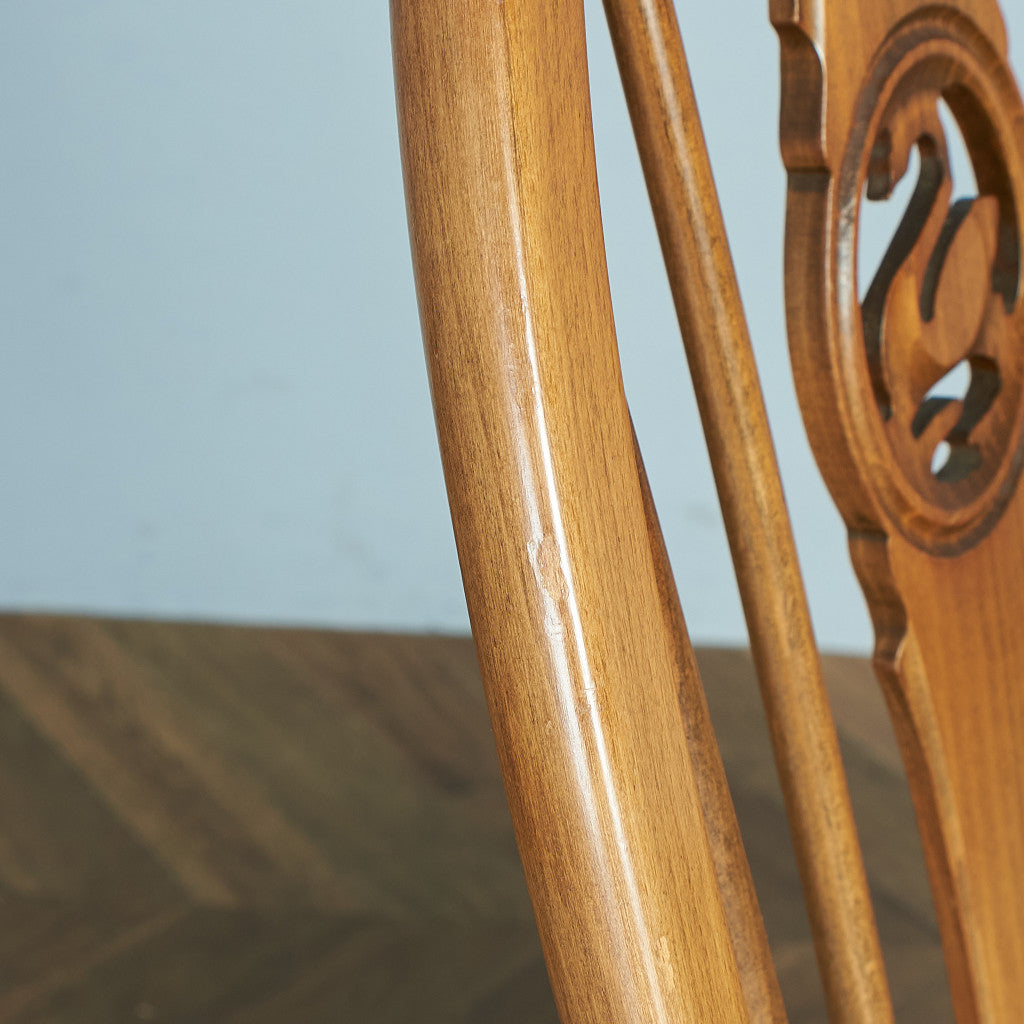 スワンバックチェア