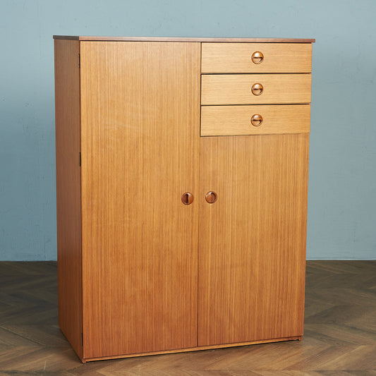 ヴィンテージ ワードローブ