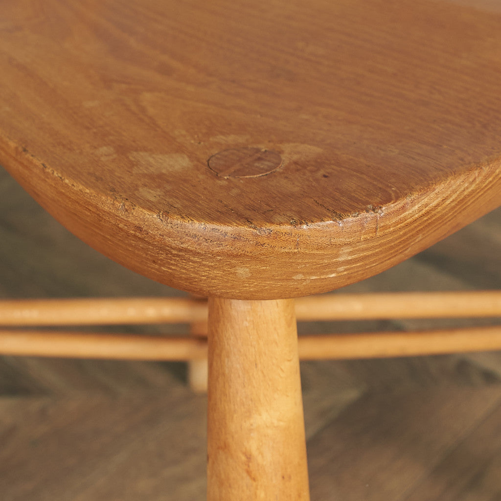 X型貫 ヴァイオリンシェイプ座面 ラティスドチェア