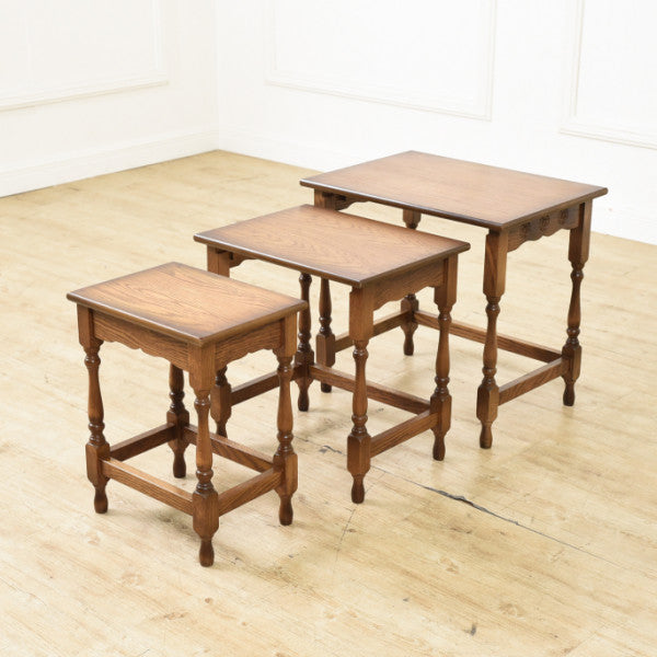 英国製 オーク ネストテーブル #30030 – camori ヴィンテージ家具 英国製 オーク ネストテーブル #30030 – camori ヴィンテージ家具