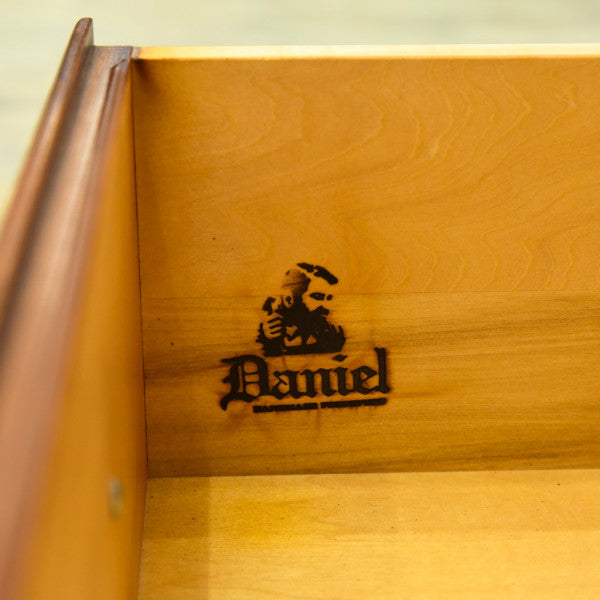 横浜ダニエル ワードローブ