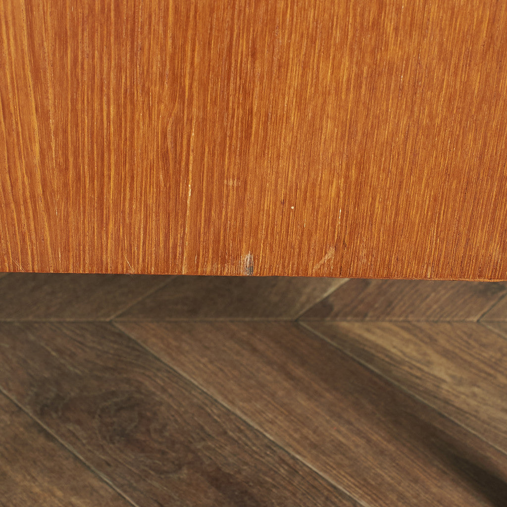 ヴィンテージ 脚付き 6段チェスト