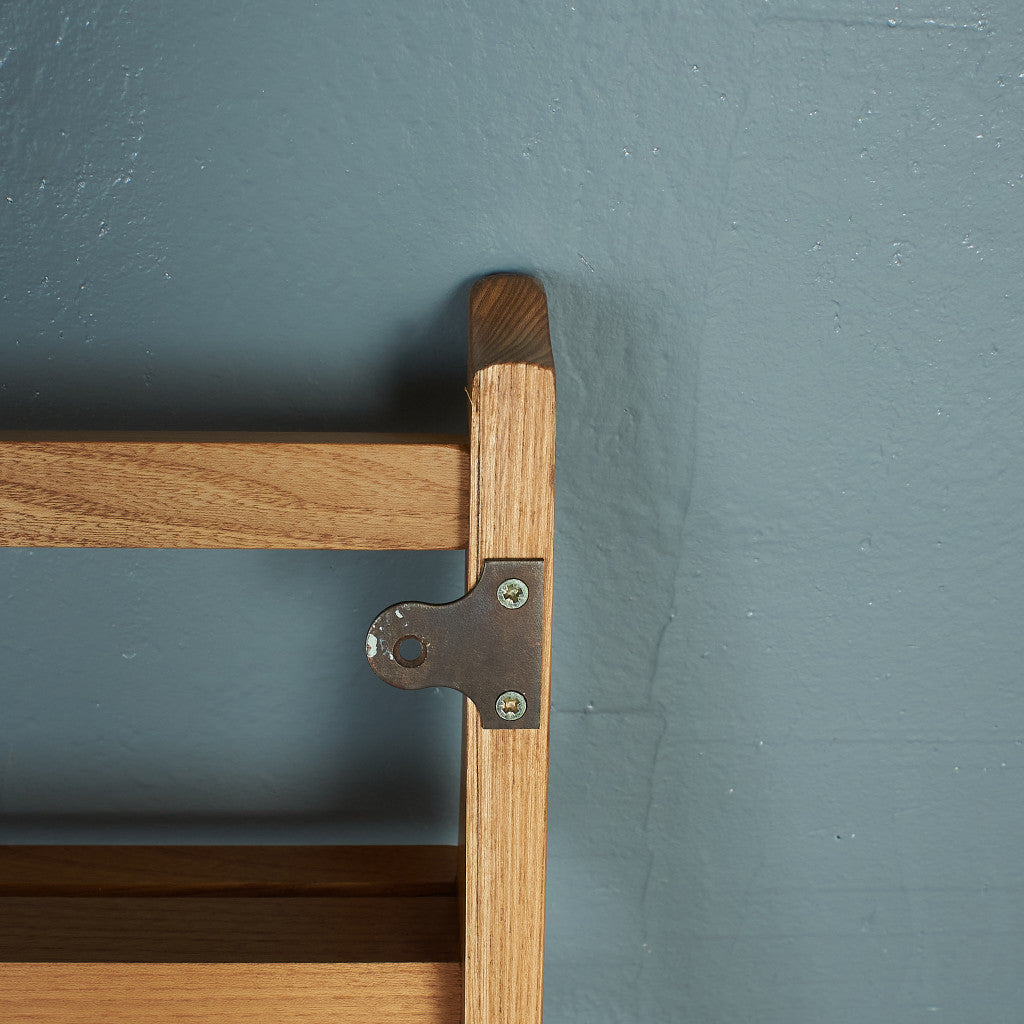 ヴィンテージ ウォールラック (Wall Mounted Plate Rack model 268)