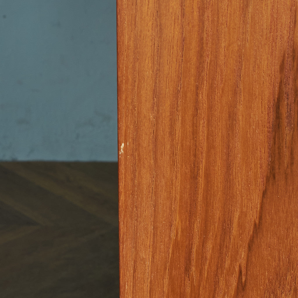 ジープラン G-PLAN Fresco ガラスキャビネット / カスタム アイアンヘアピンレッグ #77312