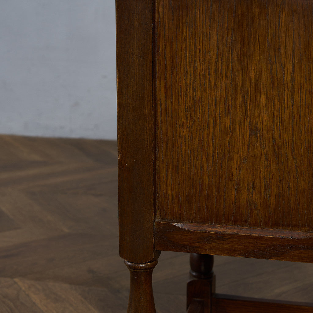 英国 クラシック サイドキャビネット サイドテーブル