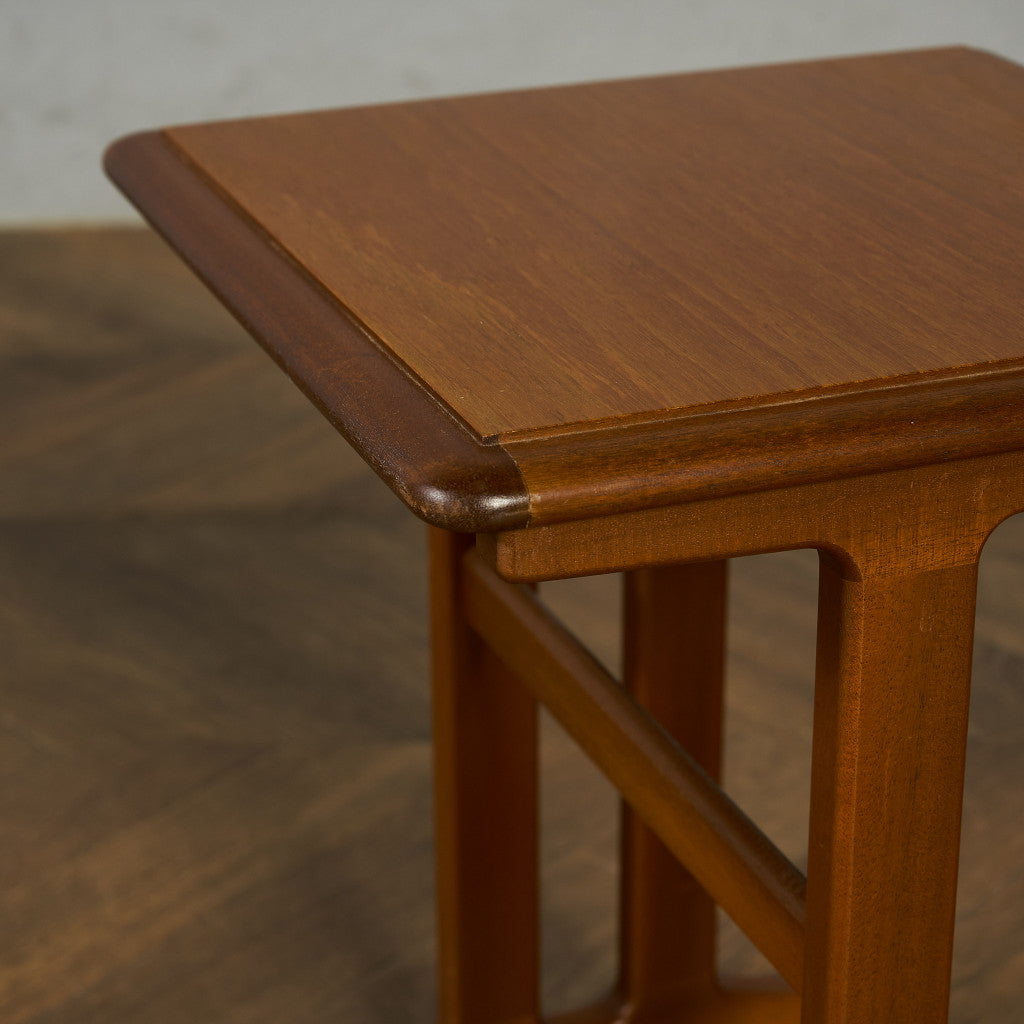 英国ヴィンテージ ネストテーブル