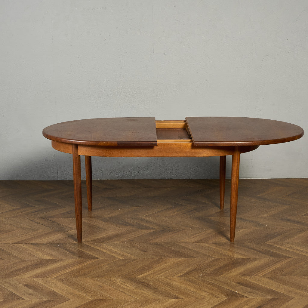 ヴィンテージ エクステンション オーバルダイニングテーブル