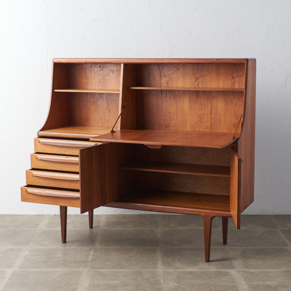 ハイサイドボード