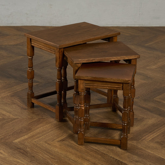 英国 クラシック ネストテーブル