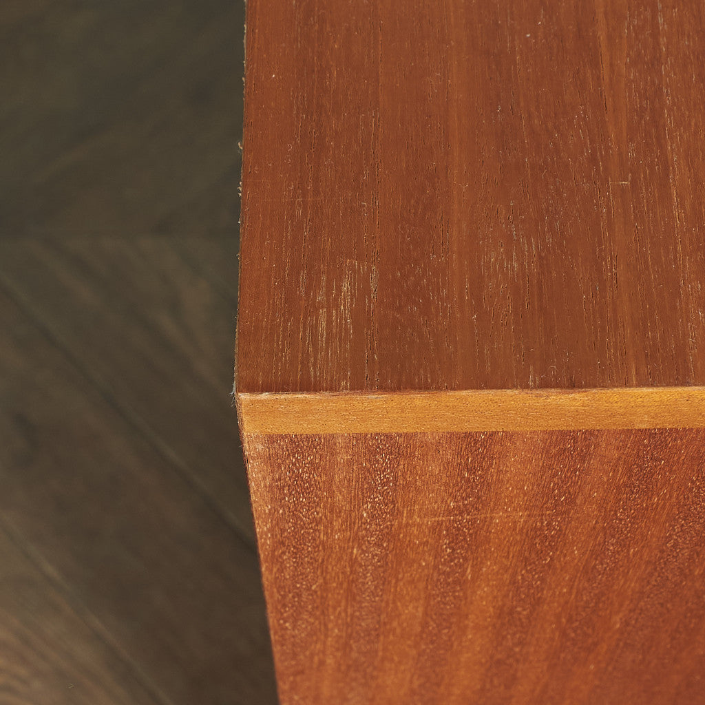 ベッドサイドキャビネット