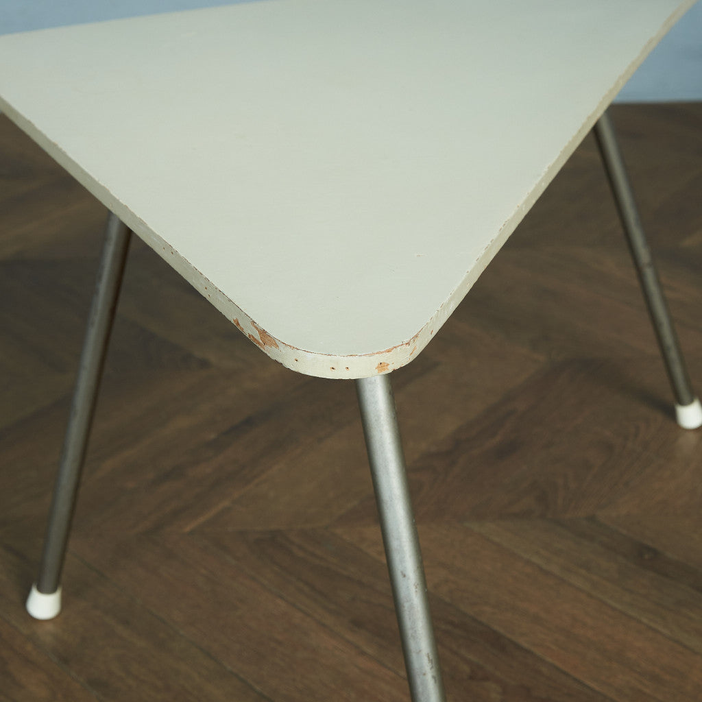 英国ヴィンテージ トライアングル センターテーブル / コーヒーテーブル