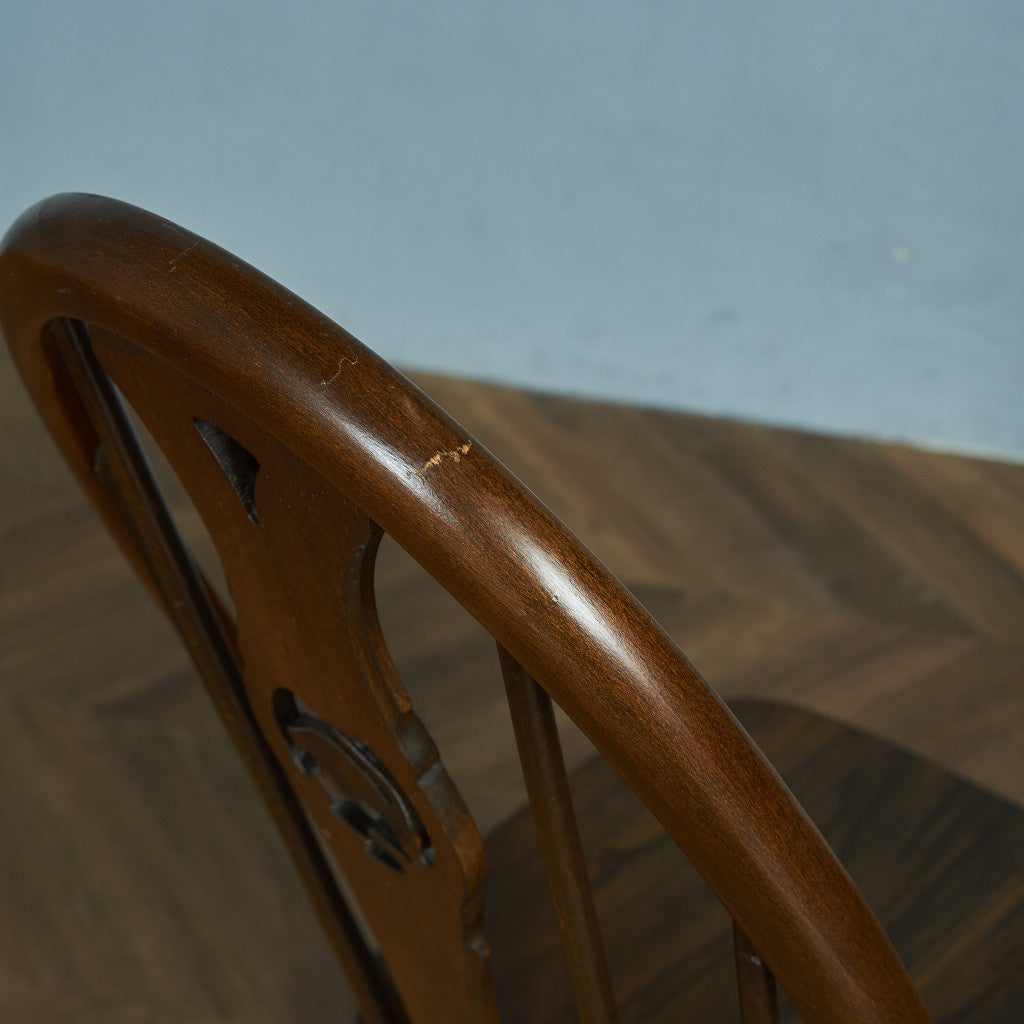 スワンバックチェア / ラウンドゴールドラベル