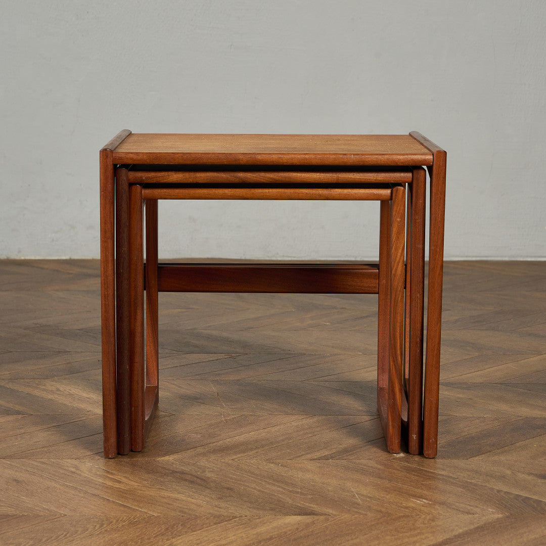 Quadrille ヴィンテージ ネストテーブル