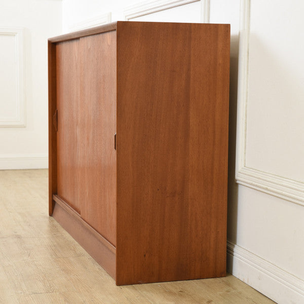 Herbert E. Gibbs ブックシェルフ